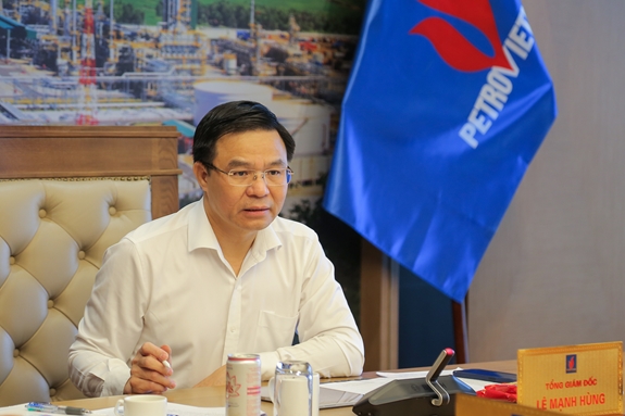 Tổng giám đốc Tập đoàn Dầu khí Việt Nam (Petrovietnam) Lê Mạnh Hùng chủ trì buổi giao ban.